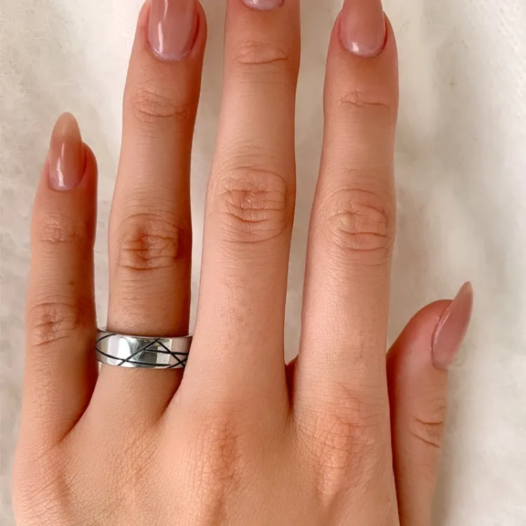 Ring i oxiderat sterlingsilver