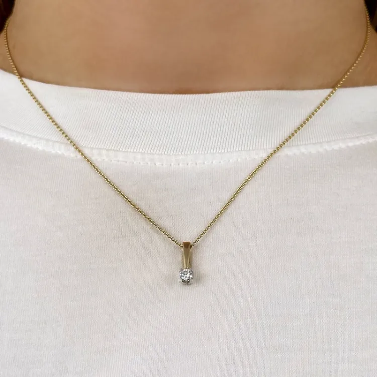 diamant solitärberlock i 14  carat guld- och vitguld 0,20 ct