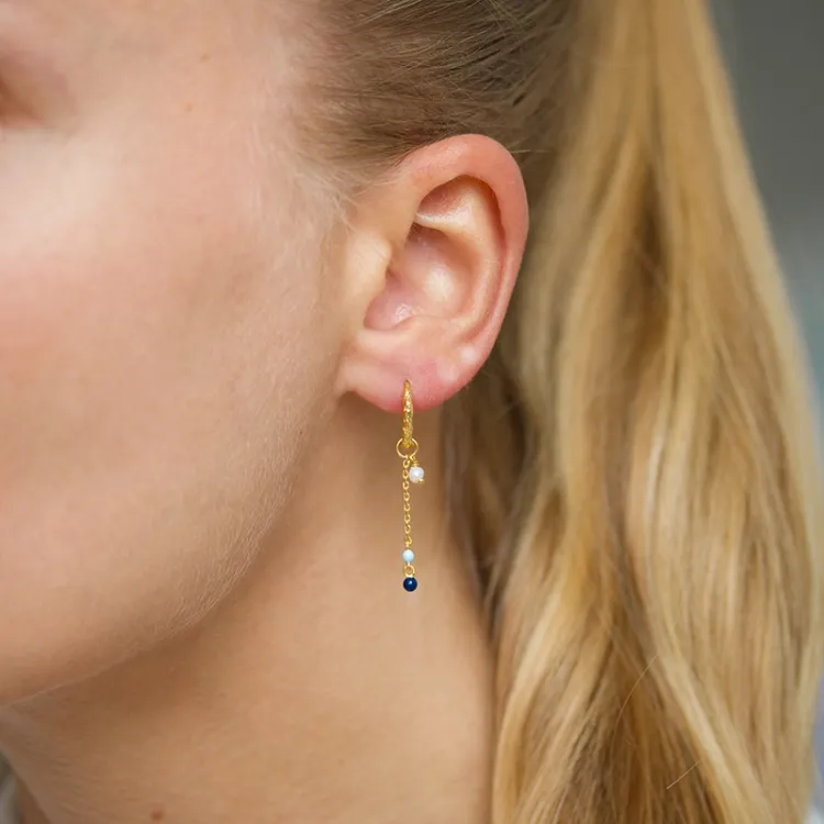 13 mm långa blå creol i förgyllt silver