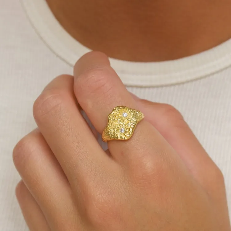 zirkon ring i förgyllt silver - Lumé Etched