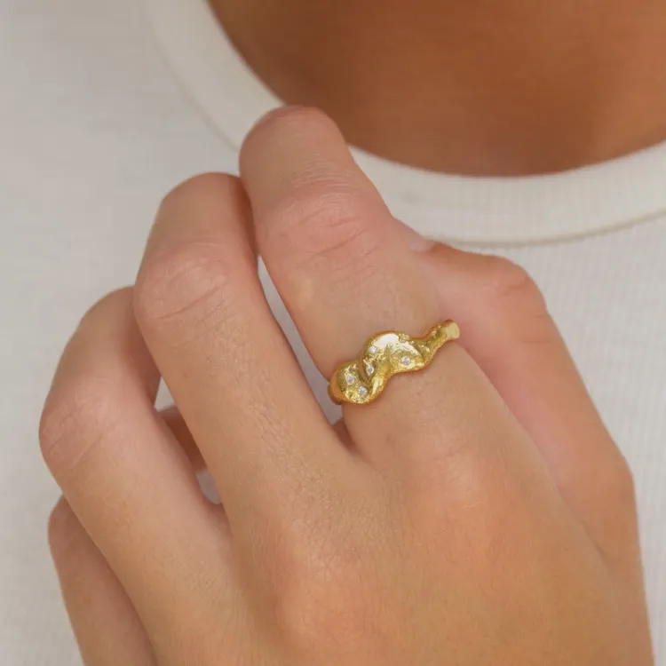 zirkon ring i förgyllt silver - Lumé Etched