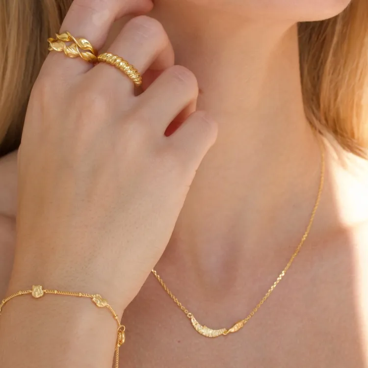 halsband i förgyllt silver - Lumé Etched