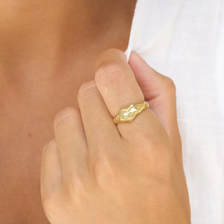 ring i förgyllt silver - Lumé Etched
