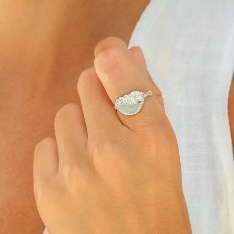 zirkon ring i försilvrad mässing - Lumé Etched