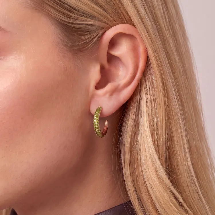 grön halvcreol i förgylld mässing