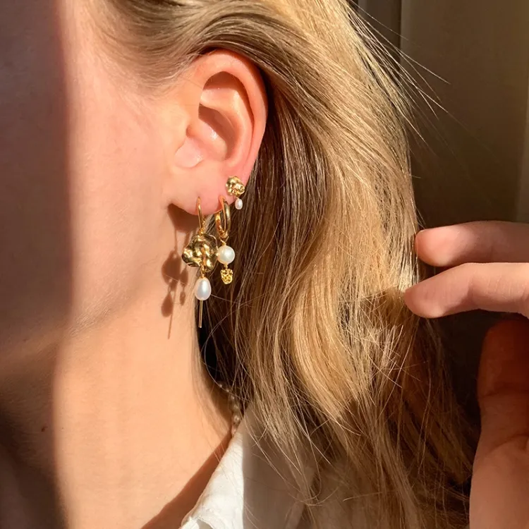 Enamel Kai Pearl pärla kedja örhängen i förgyllt silver