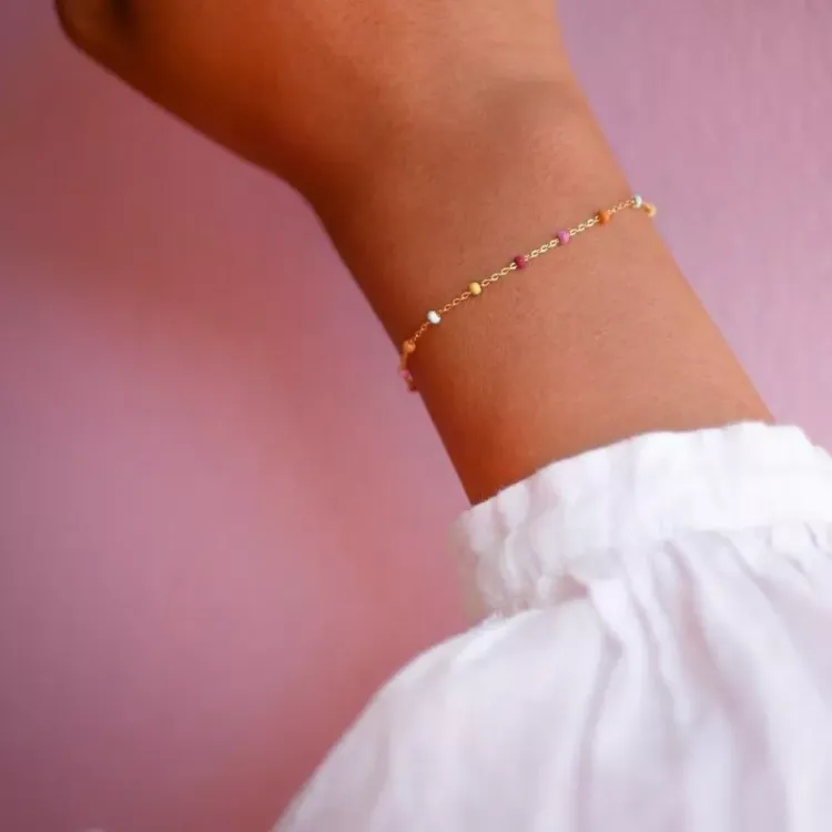 Enamel Lola Rainbow armband i förgyllt silver regnbågefärgad emalj