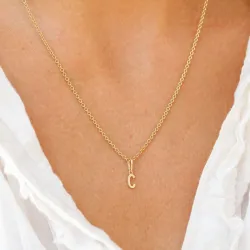 bokstav c hängen i 9 karat guld - My Letter