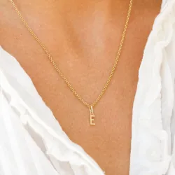 bokstav e hängen i 9 karat guld - My Letter
