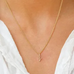 bokstav v hängen i 9 karat guld - My Letter