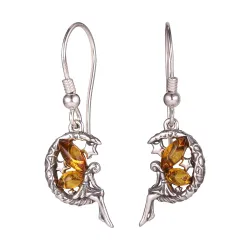 Vackra fe bärnsten örhängestift i silver