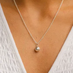 fotboll halsband i silver med hängen i silver