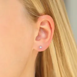 örhängestift i rhodinerat silver med lab grown diamant 