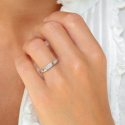 lab grown diamant solitärring i rhodinerat silver