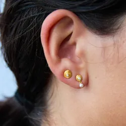 Hultquist Shelly pärla örhängen i förgyllt silver