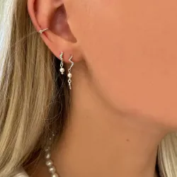 Nava Aquarius  långa pärla örhängen i silver