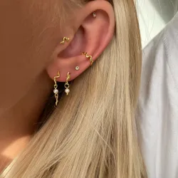 Nava Kai Petite pärla örhängen i förgyllt silver