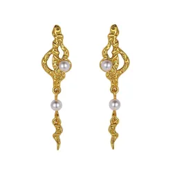 Nava Zale  långa pärla örhängen i förgyllt silver
