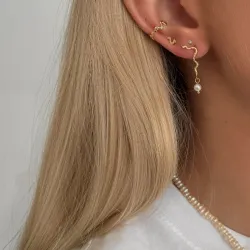 Nava Peony pärla örhängen i förgyllt silver