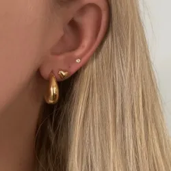 Khaai Studio Luma örhängen i förgyllt stål