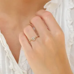 Hjärtering i 14  karat guld 0,129 ct
