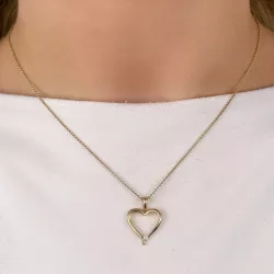 Elegant hjärta hängen i 14  carat guld 0,04 ct