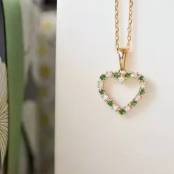 hjärta smaragd hängen i 14  carat guld 0,20 ct 0,24 ct