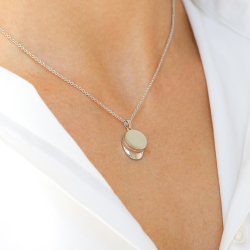 Støvring Design studentmössa hängen med halskedja i rhodinerat silver