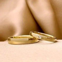 4 och 3 mm vigselsringar i 9 karat guld 0,02 ct - set