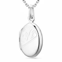 ovalt halsband i silver med hängen i silver