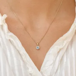 Elegant runt topas diamantberlocker i 9 carat guld 0,07 ct 0,30 ct