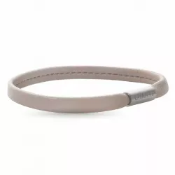 Platt beige magnetarmband i läder med stål lås  x 6 mm