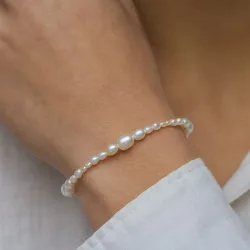 Blandad storlek armband med sötvattenspärlor