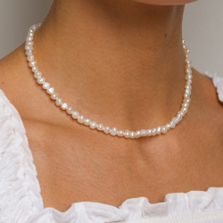 6 mm halsband med sötvattenspärlor