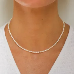 3 mm halsband med sötvattenspärlor