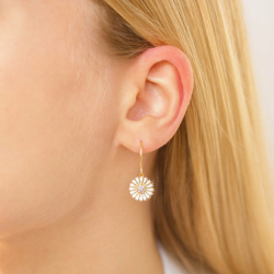 prästkrage örhängen i förgyllt silver - Marie