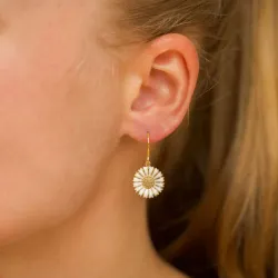 15 mm prästkrage örhängen i förgyllt silver - Marie