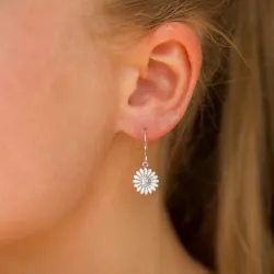 10 mm prästkrage örhängen i rhodinerat silver - Matilda