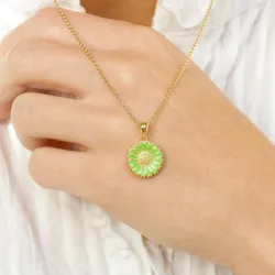 14,5 mm prästkrage ljusgrön hängen i förgyllt silver - Marie