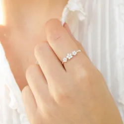 prästkrage vit ring i silver - Majse