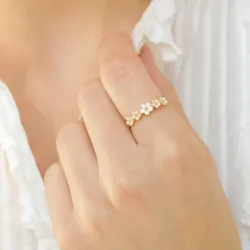 prästkrage vit ring i förgyllt silver - Majse