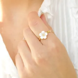 smörblomma ring i förgyllt silver