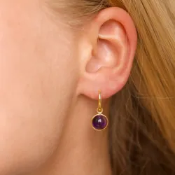 runda lila kristal örhängen i förgylld mässing - Loom Stones