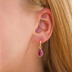 droppe rosa kristal örhängen i förgylld mässing - Loom Stones