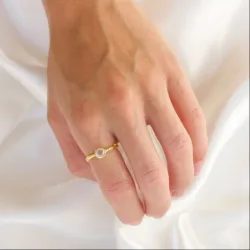 klar kvarts ring i förgylld mässing - Eliné