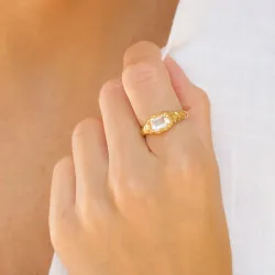klar kvarts ring i förgylld mässing - Eliné