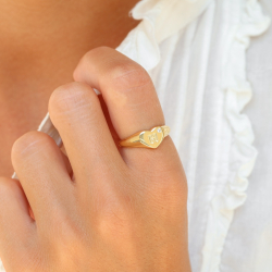 bokstav h zirkon ring i förgylld mässing