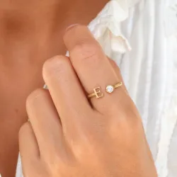 bokstav e zirkon ring i förgylld mässing - My Letter
