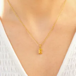 vattentät bokstav e halsband i förgyllt stål - OCEANA