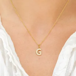 vattentät bokstav g zirkon halskedja med berlocker i förgyllt stål - OCEANA